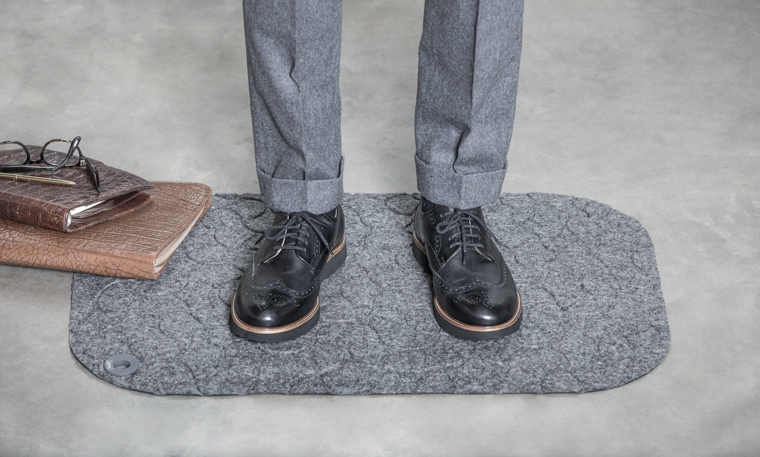 Matting Stand Up Mat Grey Matte 53x77cm